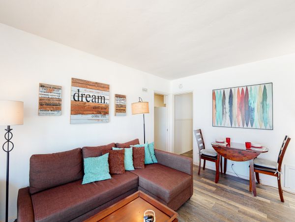 San Diego Beach Communities North Home 1028533
