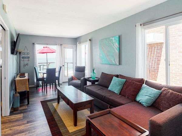 San Diego Beach Communities North Home 1028533