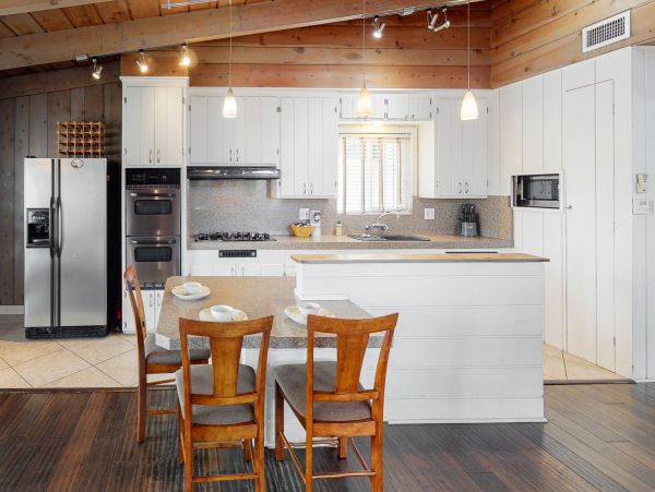 San Diego Beach Communities North Home 1028534