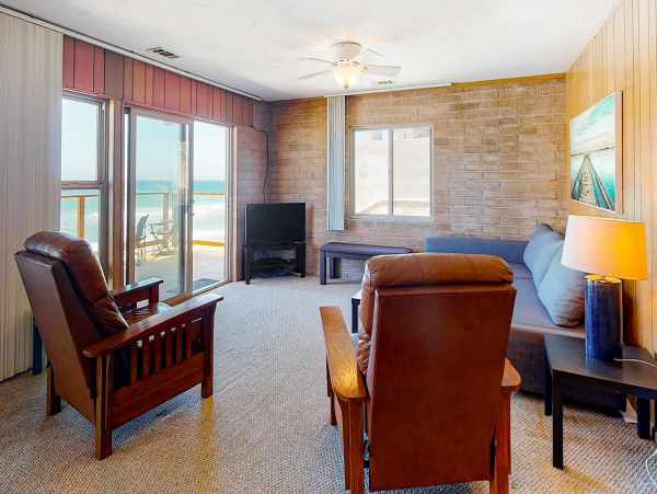 San Diego Beach Communities North Home 1028535