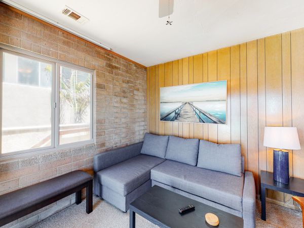 San Diego Beach Communities North Home 1028535