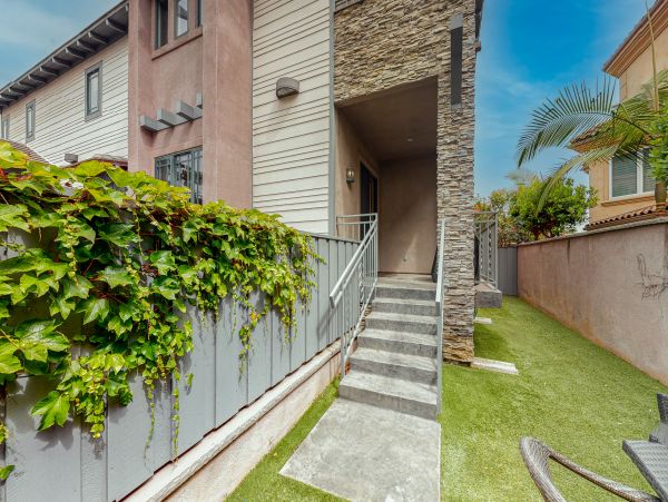 San Diego Beach Communities North Home 1028536