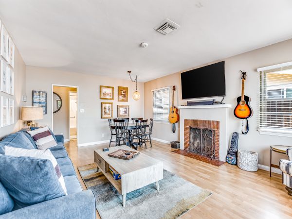San Diego Beach Communities North Home 1028538