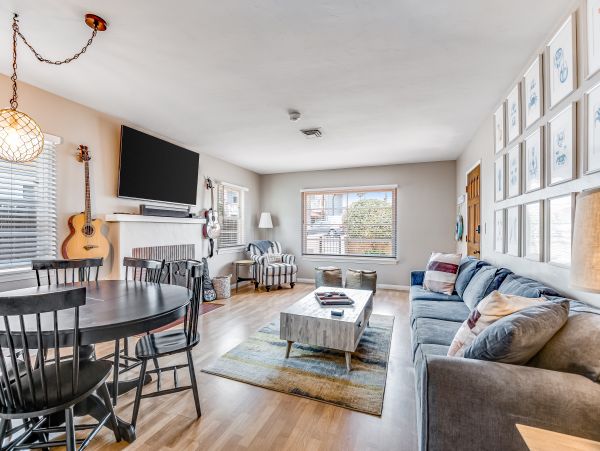 San Diego Beach Communities North Home 1028538
