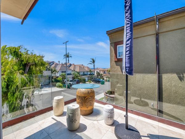 San Diego Beach Communities North Home 1028539