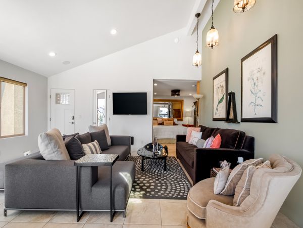 San Diego Beach Communities North Home 1028539