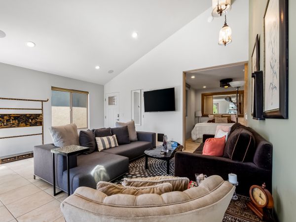 San Diego Beach Communities North Home 1028539