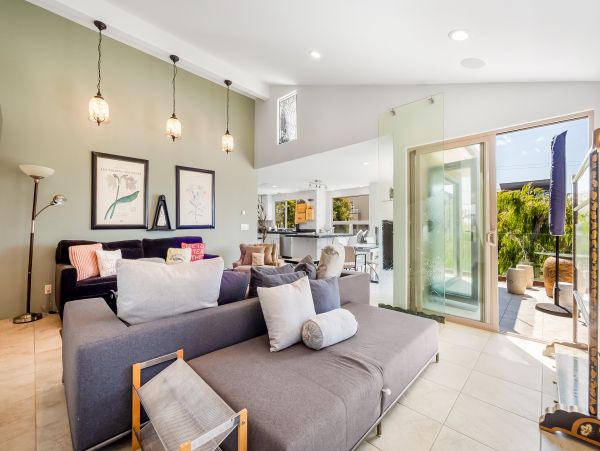 San Diego Beach Communities North Home 1028539