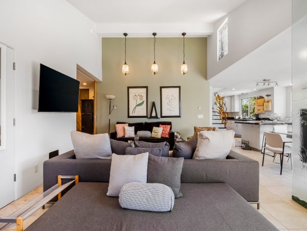 San Diego Beach Communities North Home 1028539