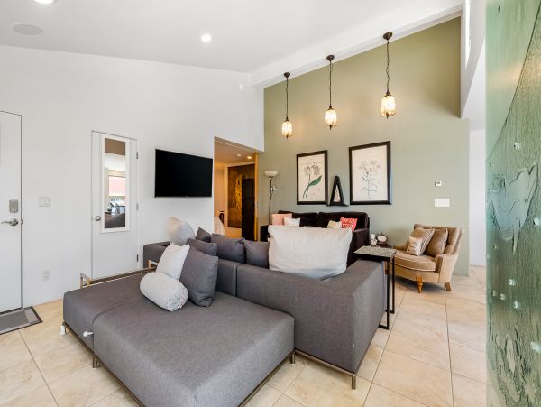 San Diego Beach Communities North Home 1028539