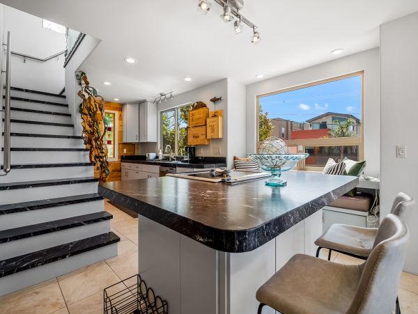 San Diego Beach Communities North Home 1028539
