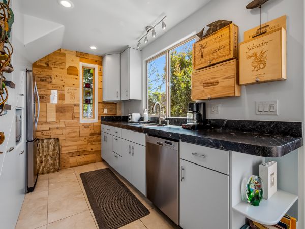 San Diego Beach Communities North Home 1028539