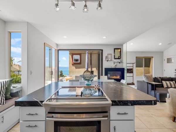 San Diego Beach Communities North Home 1028539