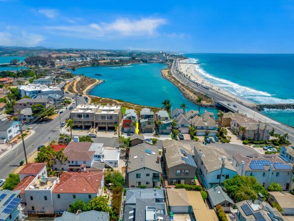 San Diego Beach Communities North Home 1028539