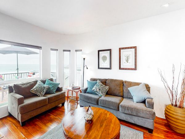 San Diego Beach Communities North Home 1028541