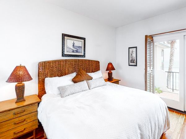 San Diego Beach Communities North Home 1028541