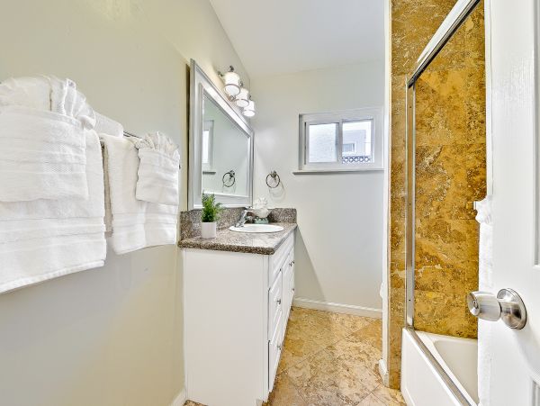 San Diego Beach Communities North Home 1028544