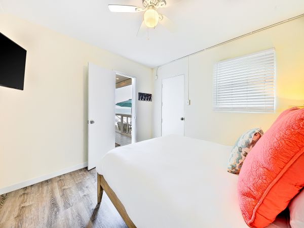 San Diego Beach Communities North Home 1028545