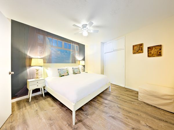 San Diego Beach Communities North Home 1028545