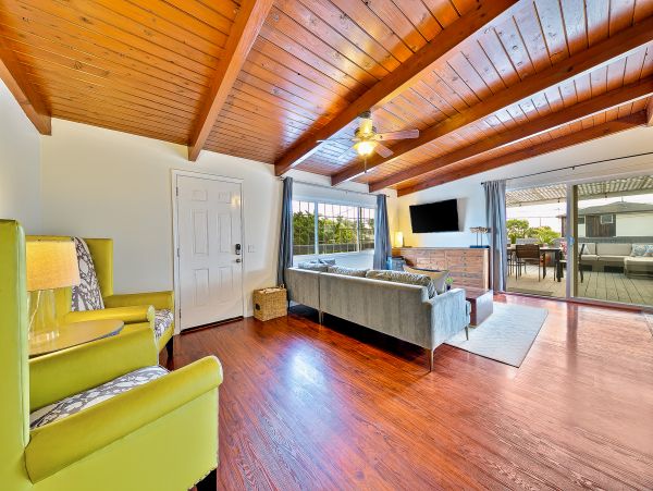 San Diego Beach Communities North Home 1028546