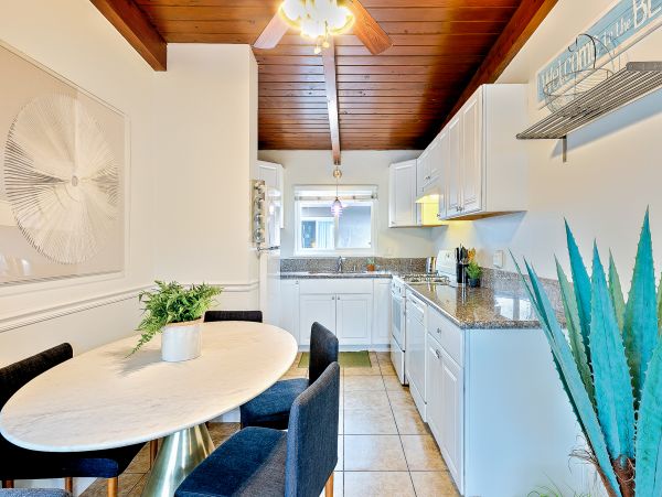 San Diego Beach Communities North Home 1028546