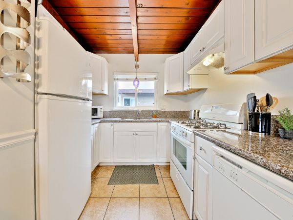 San Diego Beach Communities North Home 1028546