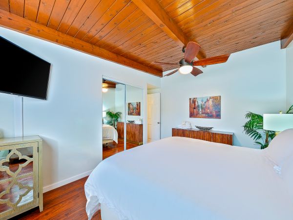 San Diego Beach Communities North Home 1028546