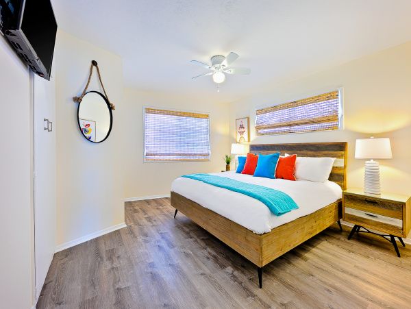 San Diego Beach Communities North Home 1028548