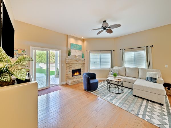 San Diego Beach Communities North Home 1028549