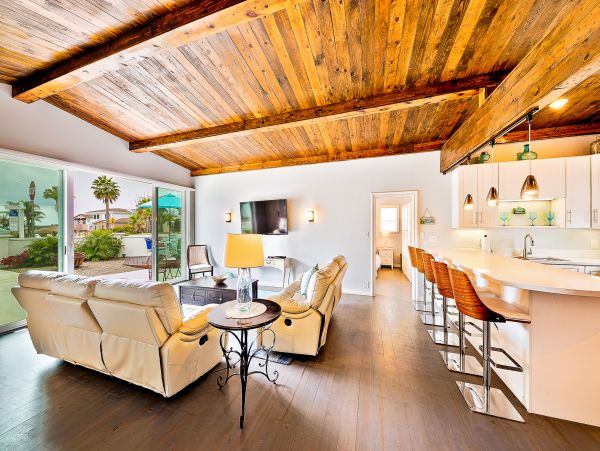San Diego Beach Communities North Home 1028550