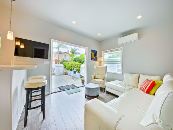 San Diego Beach Communities North Home 1028551