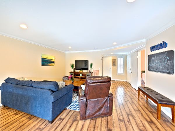San Diego Beach Communities North Home 1028553