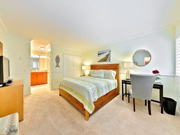San Diego Beach Communities North Home 1028553