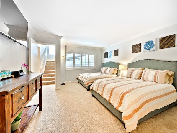 San Diego Beach Communities North Home 1028553