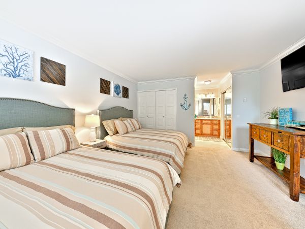 San Diego Beach Communities North Home 1028553
