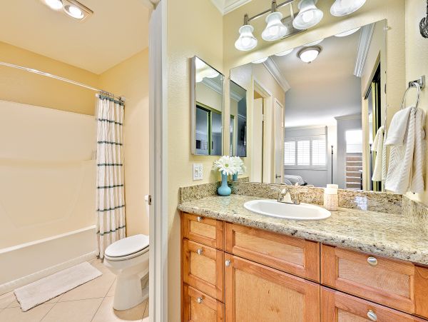 San Diego Beach Communities North Home 1028553