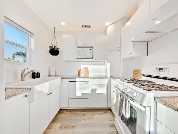 San Diego Beach Communities North Home 1028555