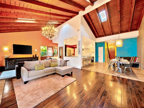 San Diego Beach Communities North Home 1028557