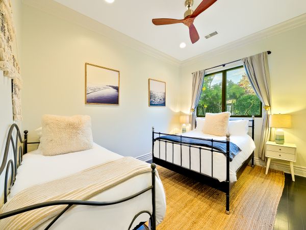 San Diego Beach Communities North Home 1028557