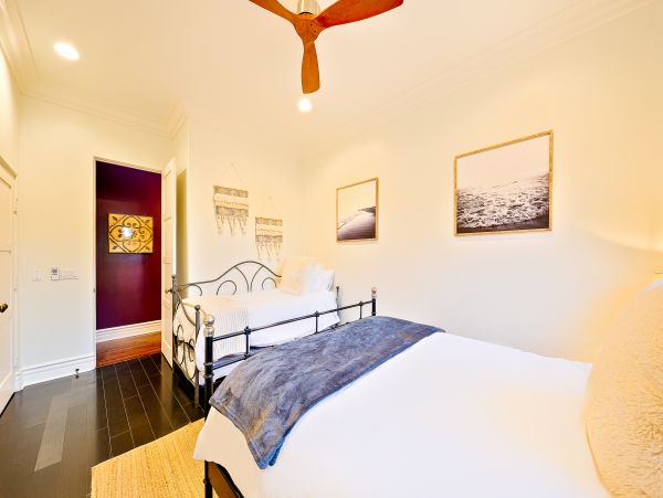 San Diego Beach Communities North Home 1028557
