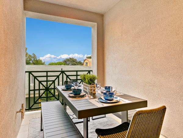San Diego Beach Communities North Home 1028558