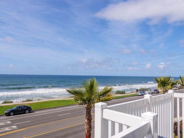 San Diego Beach Communities North Home 1028559