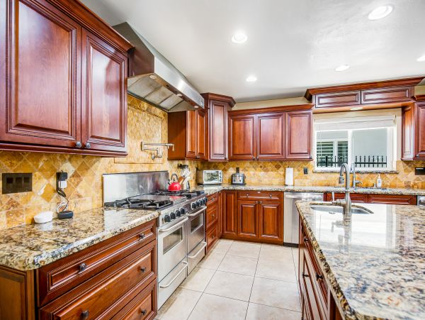 San Diego Beach Communities North Home 1028560