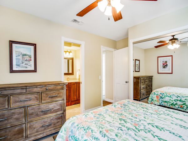 San Diego Beach Communities North Home 1028560