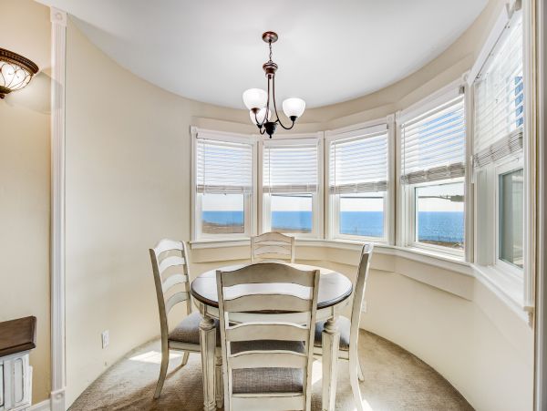 San Diego Beach Communities North Home 1028560