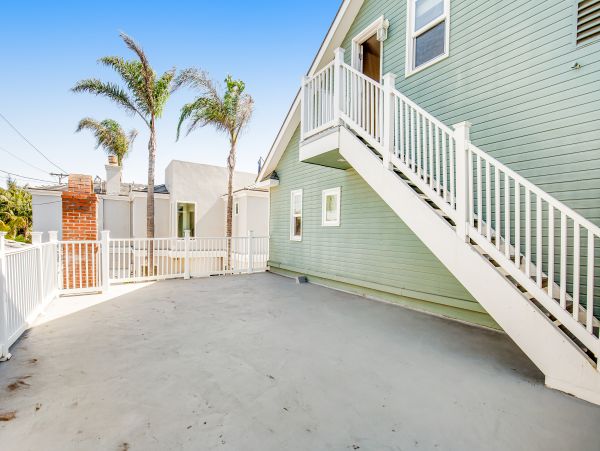 San Diego Beach Communities North Home 1028560