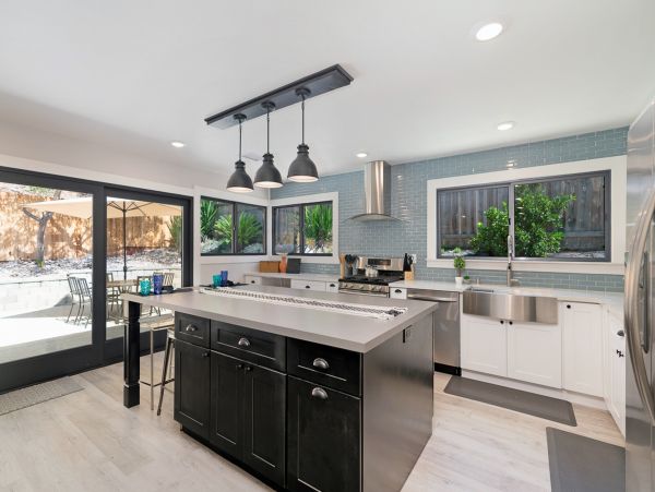 San Diego Beach Communities North Home 1028563