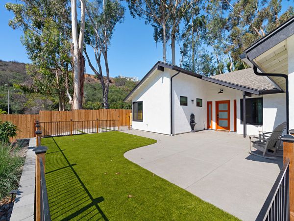 San Diego Beach Communities North Home 1028563