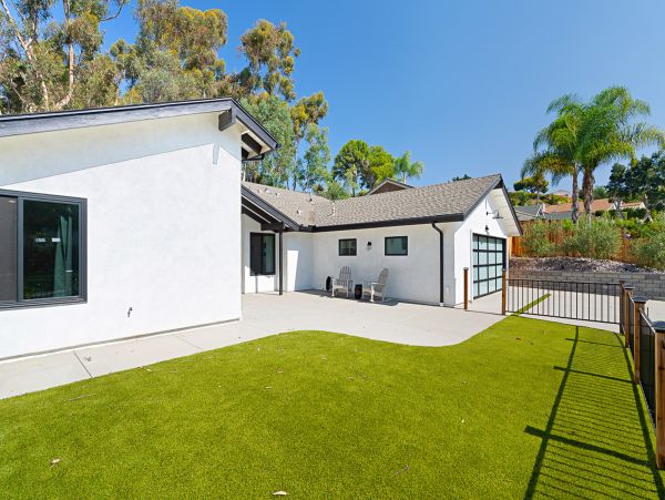 San Diego Beach Communities North Home 1028563