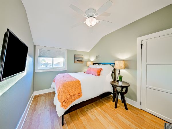 San Diego Beach Communities North Home 1028564